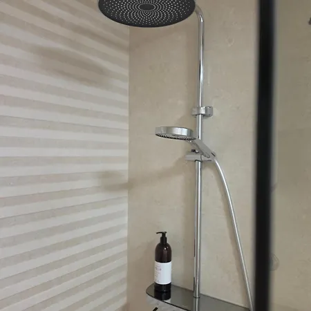Apartamento Azura Jacuzzi - Private Courtyard & Hot Tub *